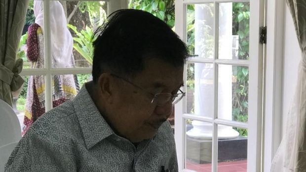 Hadiah Buku 'Anak Muda' di Hari Ulang Tahun ke-76 Wapres JK