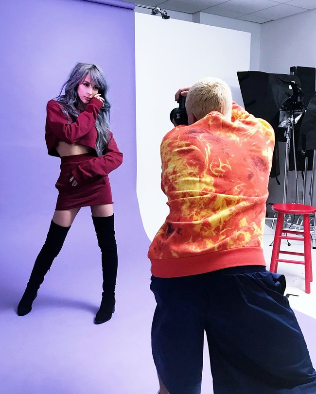 Punya anggota wanita, sang vokalis Axl Rose dikatakan sangat bangga dengan wanita asal Seattle, AS tersebut. Axl bahkan berkata dia akan mendukung Melissa jika ada orang yang berkata buruk terhadapnya. Foto: Instagram Melissa Reese