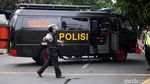 Suasana di Palmerah Saat Gegana Amankan Benda Mencurigakan