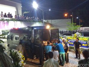 Jenazah Fransisca, Korban Bom Gereja Surabaya Tiba di Cirebon