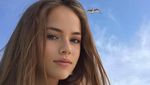 Foto: Si Gadis Cilik Tercantik Sedunia Itu Suka ke Pantai