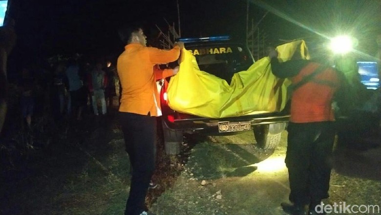 Tim Sar Temukan Satu Jasad Wisatawan Pantai Kedung Tumpang