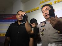 Polisi jumpa pers penangkapan MIA pelaku hoax gereja Duren Sawit