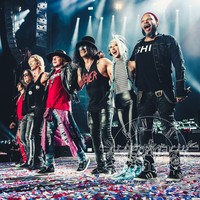 Bersama dengan Axl Rose, Slash, Duff McKagan, Dizzy Reed, Frank Ferrer, dan Richard Fortus, Melissa menjadi wanita pertama yang diperkenalkan sebagai member tetap Guns N Roses sejak dibentuk pada 1985. Foto: Instagram Melissa Reese