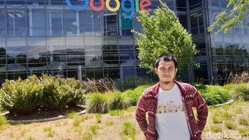 Tak banyak orang bisa bekerja di Google, perusahaan yang memiliki standar sangat tinggi dalam perekrutan karyawan. Maka tepuk tangan pantas dialamatkan pada Hamdanil Rasyid, pemuda asal Pekanbaru, Riau yang bekerja di kantor pusat Google di Mountain View, Amerika Serikat. Foto: Fino Yurio Kristo/detikcom