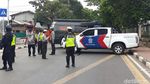 Foto: Gegana Turun Tangan Cek Benda Mencurigakan di Palmerah