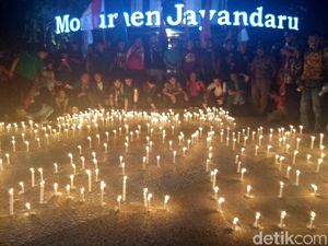 Nyala Lilin Suporter hingga Ormas di Sidoarjo Kutuk Aksi Teror