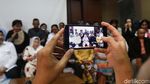 Bergandengan Tangan Melawan Terorisme