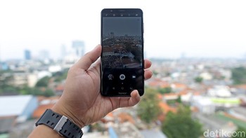 Honor 7X sudah memiliki kamera ganda di bagian belakangnya, masing-masing beresolusi 16 megapixel dan 2 megapixel. Sedangkan bagian depannya beresolusi 8 megapixel. Foto: Muhammad Ridho