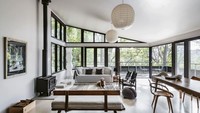 Dangar Island House berada di Pulau Dangar dengan posisinya yang langsung menghadap Sungai Hawkwsbury dengan suasana hijau disekitarnya. Harga menginap di sini per malamnya adalah Rp 4,4 Juta. (CNN Travel)