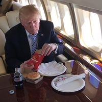 Barack Obama dan Donald Trump Ikut Mengenang Mendiang Anthony Bourdain