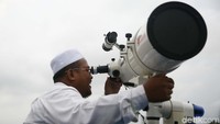 Saat dilakukan pemantauan dilokasi ini hilal tidak terlihat dikarenakan mendung tertutup awan.