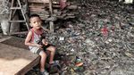 Potret Kehidupan Manusia Kolong di Utara Jakarta