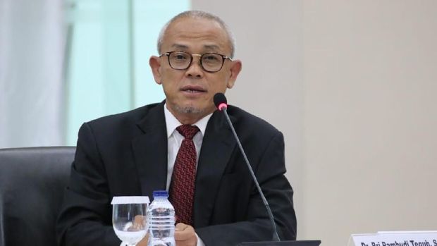 kakak ganjar daftar hakim agung
