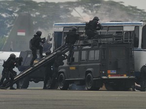 Apa Payung Hukum TNI Ikut Ganyang Teroris?