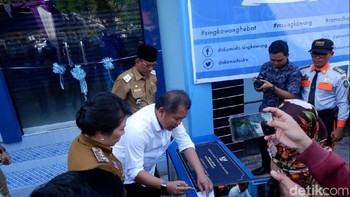 Meresmikan Media Center yang berada di Kantor Dinas Kominfo Kota Singkawang. Foto: detikINET/Adi Fida Rahman