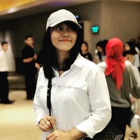 Sandhyca memang memiliki paras cantik yang membuat banyak pria terpesona melihat wajahnya. Foto: Instagram @sandhycaputrie