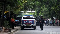 Benda mencurigakan berupa kardus itu dipastikan bukan bahan peledak.