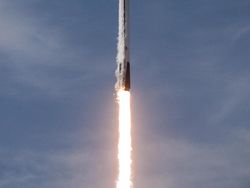 Peluncuran Roket Canggih SpaceX yang Dapat Dipakai 100 Kali