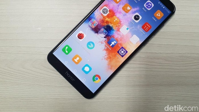 Honor 7X. Foto: Fino Yurio Kristo/detikcom Honor 7X. Foto: Fino Yurio Kristo/detikcom