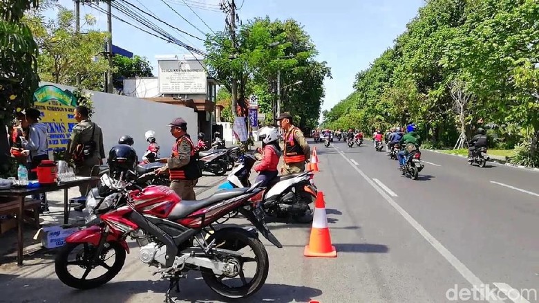 Kapolda Jatim Jamin Ibadah Hari Minggu Aman Kapolda Jatim Jamin Ibadah Hari Minggu Aman
