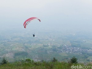 Sensasi Terbang Melihat Gunung-gunung Sekitar Wonosobo