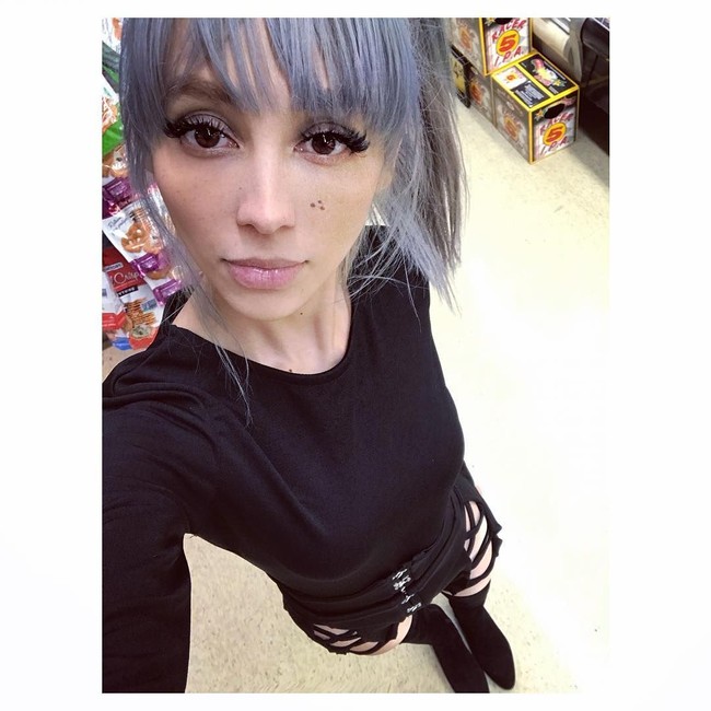 Aku harap ketika aku tua dan beruban, ada wanita keren yang muncul dan mengambil alih dunia dan aku seperti, mungkin aku punya andil .000001% daam membantu mendorongnya tambahnya. Foto: Instagram Melissa Reese