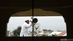 Meneropong Hilal di Masjid Al-Musyariin Jakbar