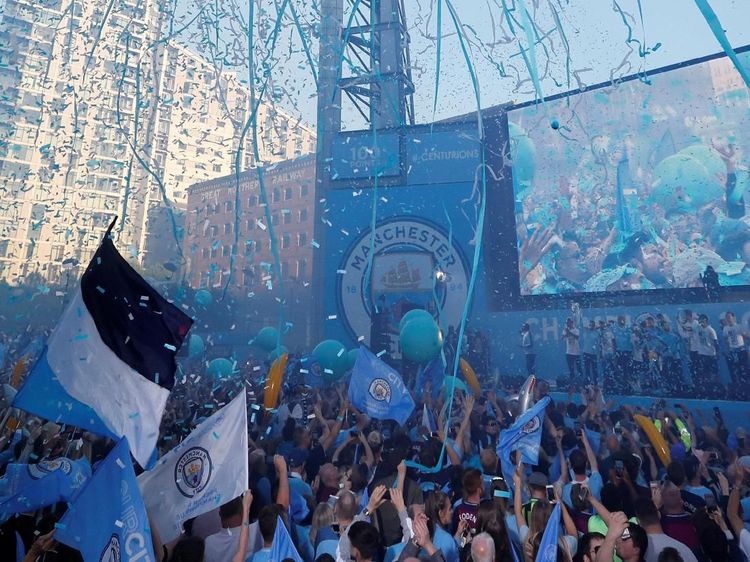 Foto: City Rayakan Gelar Juara, Manchester Membiru