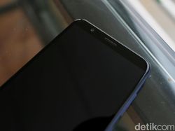 Unboxing Ponsel Honor 7X, Penantang Kuat di Kelas Menengah