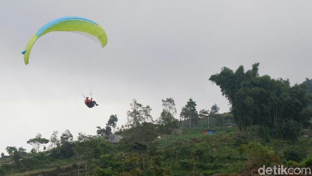 Sensasi Terbang Melihat Gunung-gunung Sekitar Wonosobo