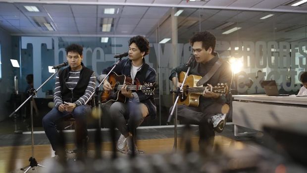 The Overtunes. 