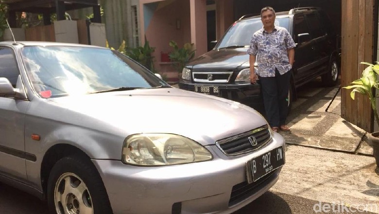 Wirawan Ardiwinata dan mobil Honda miliknya (Foto: Honda Prospect Motor) Wirawan Ardiwinata dan mobil Honda miliknya (Foto: Honda Prospect Motor)