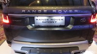 Brand Director Jaguar Land Rover (JRL), Jentri Izhar mengatakan, Range Rover lebih mahal Rp 1 miliar lebih karena memang punya kemampuan yang lebih ketimbang Range Rover Sport. Foto: Khairul Imam Ghozali