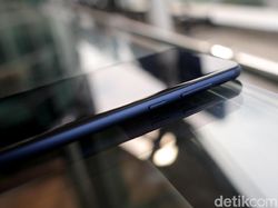 Unboxing Ponsel Honor 7X, Penantang Kuat di Kelas Menengah