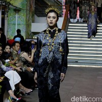 Fashion show koleksi busana Ramadan 2018 Alleira Batik bertema La Splendeur bertempat di Lamoda Cafe, Plaza Indonesia, Jakarta. Rabu [9/5/2018]. Foto: Mohammad Abduh/Wolipop
