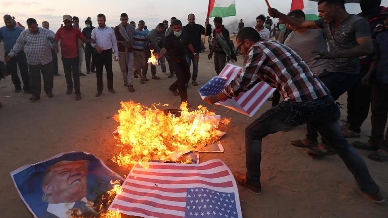 Larangan WNI ke Israel Ditunda Hingga 26 Juni Larangan WNI ke Israel Ditunda Hingga 26 Juni