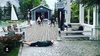 Aksi tersebut sampai ditiru netizen lho. (Dok. Instagram/raditya_dika)
