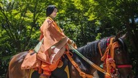 Pada masa kekaisaran Kamakura (1185-1333) hinga masa Muromachi (1338-1573) Aoi Matsuri pernah dihentikan karena pada masa itu Jepang sedang mengalami kekacauan yang diakibatkan oleh perang internal para Shogun. Carl Court/Getty Images.