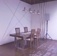 Ruang makan pun dibuat minimalis dengan sedikit nuansa industrial. Ruangan ini didominasi elemen kayu yang memberi kesan hangat. Foto: Youtube