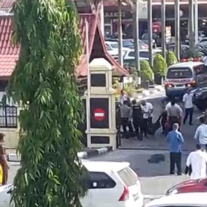 Polda Riau Diserang Terduga Teroris, Jalan Sudirman Ditutup