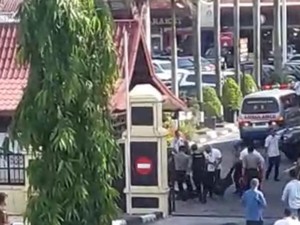 Polda Riau Diserang Terduga Teroris, Jalan Sudirman Ditutup