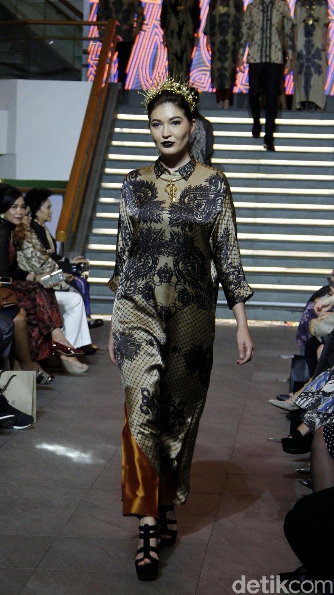 Fashion show koleksi busana Ramadan 2018 Alleira Batik bertema La Splendeur bertempat di Lamoda Cafe, Plaza Indonesia, Jakarta. Rabu [9/5/2018]. Foto: Mohammad Abduh/Wolipop
