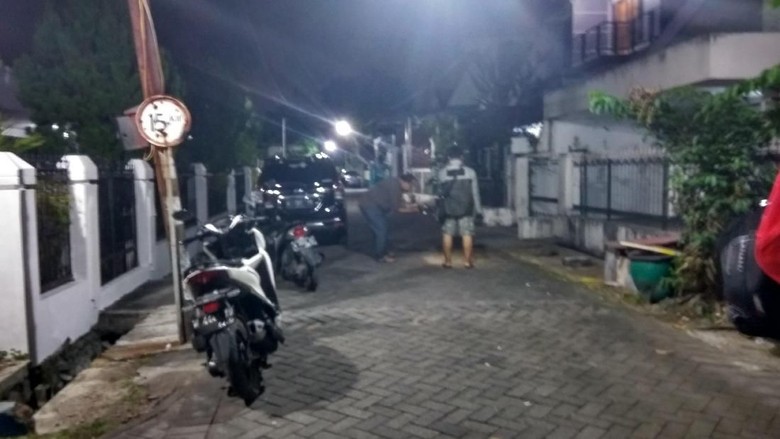 Warga Tak Percaya Hari yang Ditembak Densus di Sidoarjo Teroris Warga Tak Percaya Hari yang Ditembak Densus di Sidoarjo Teroris