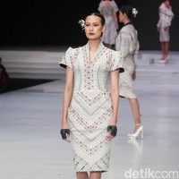 Fashion show koleksi terbaru Ivan Gunawan yang bertajuk Great Toba di Indonesia Fashion Week 2018, Jakarta Convention Center, Jakarta, Rabu [28/3/2018]. Foto: Mohammad Abduh/Wolipop