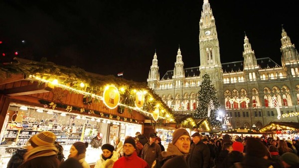 Walaupun jam operasional toko di Wina, Austria lebih pendek, tapi barang fashion di sini beragam dan harganya lebih bersahabat di kantong (Dieter Nagl/AFP) Walaupun jam operasional toko di Wina, Austria lebih pendek, tapi barang fashion di sini beragam dan harganya lebih bersahabat di kantong (Dieter Nagl/AFP)