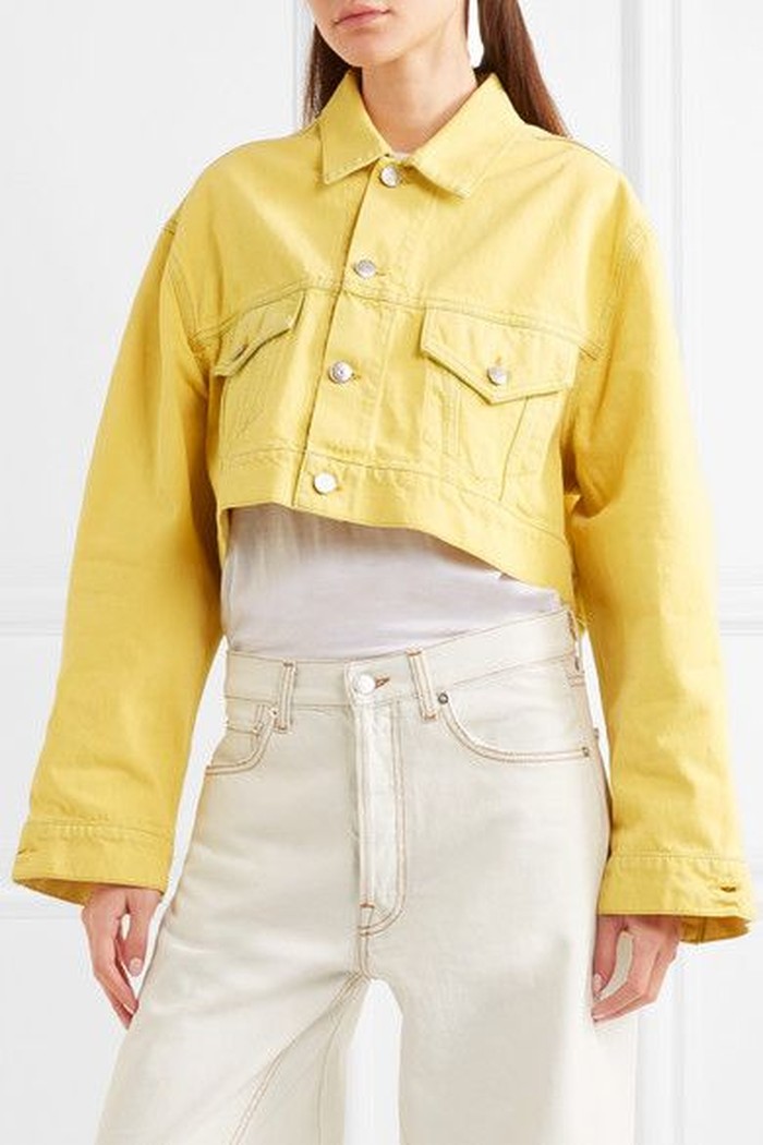 7 Jaket Jeans Warna Cerah yang Bisa Bikin Gaya Hangout 7 Jaket Jeans Warna Cerah yang Bisa Bikin Gaya Hangout