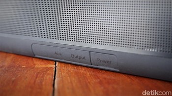 Di dalamnya terdapat baterai 8.000 mAh. Foto: Adi Fida Rahman/detikINET