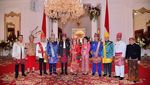 Liburannya Sandhyca Putrie, Si Cantik Ajudan Iriana Jokowi