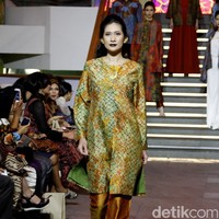 Fashion show koleksi busana Ramadan 2018 Alleira Batik bertema La Splendeur bertempat di Lamoda Cafe, Plaza Indonesia, Jakarta. Rabu [9/5/2018]. Foto: Mohammad Abduh/Wolipop